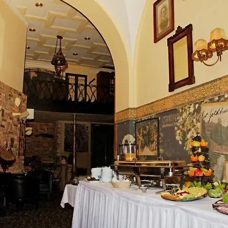 Coroana فندق