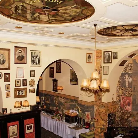 Hotel Coroana 2*