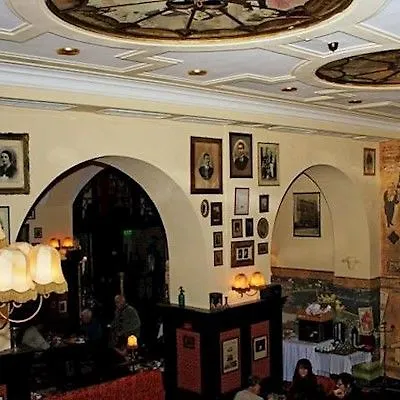 Hotel Coroana 2*
