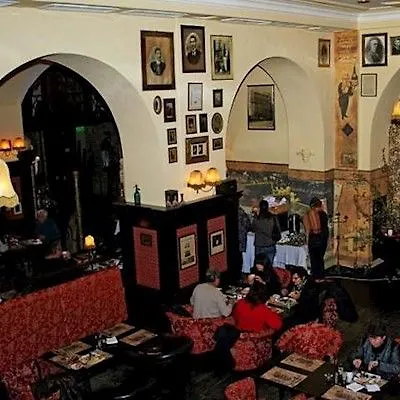 Coroana فندق