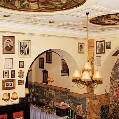 Coroana 2* Braşov